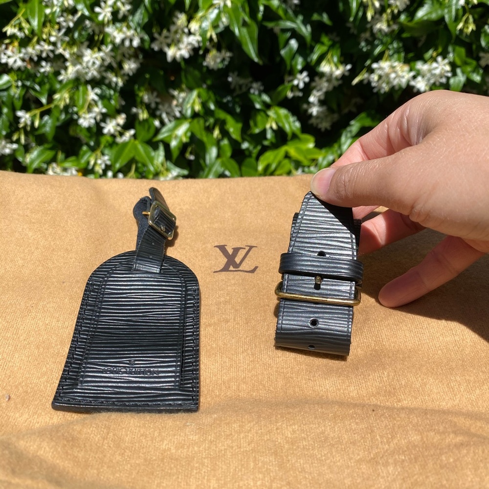 ❌SOLD❌ Louis Vuitton luggage tag/Poignet set!